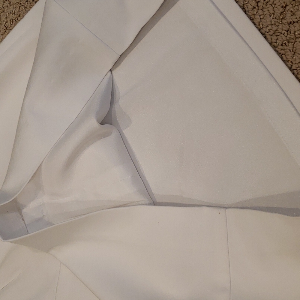 Black Halo Jackie O Off Shoulder Dress - Picture 8 of 9